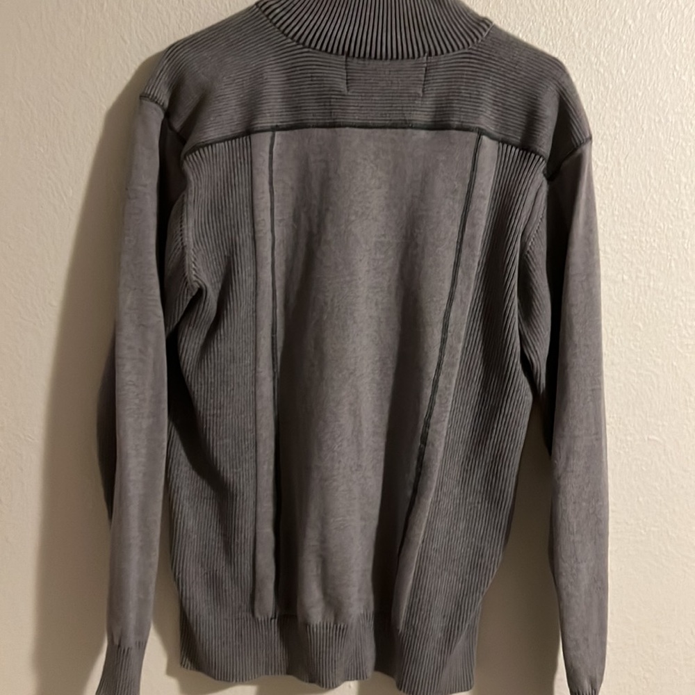 Pullover - Picture 2 of 2